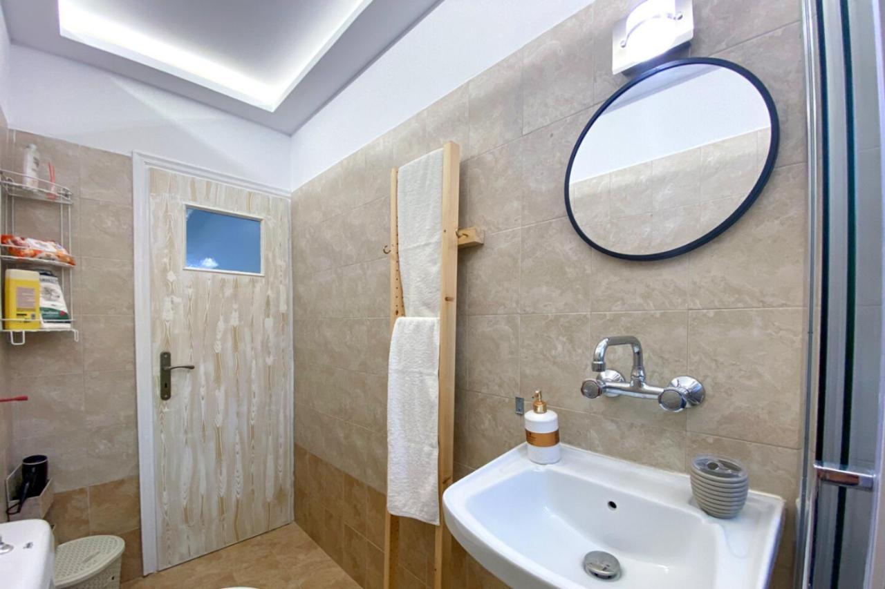 Summer Feel Suites Poros Town Esterno foto