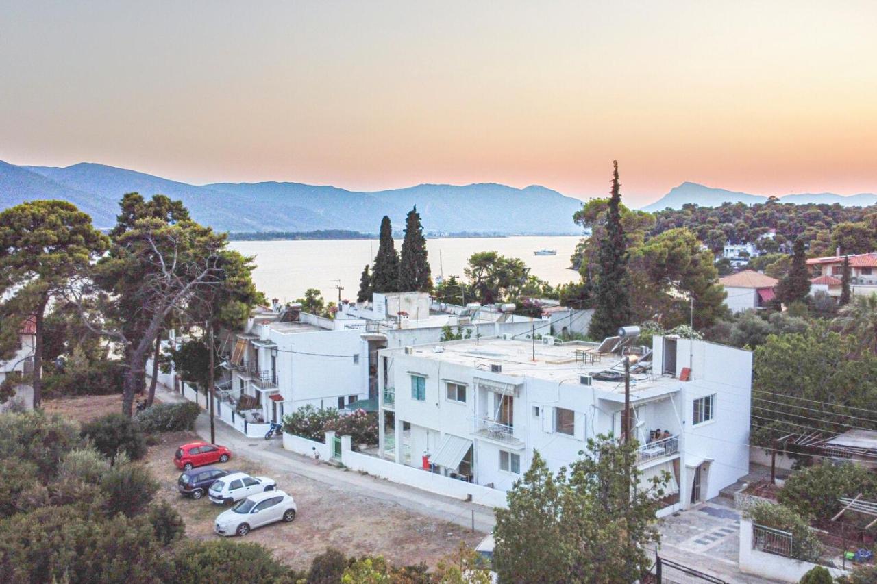 Summer Feel Suites Poros Town Esterno foto