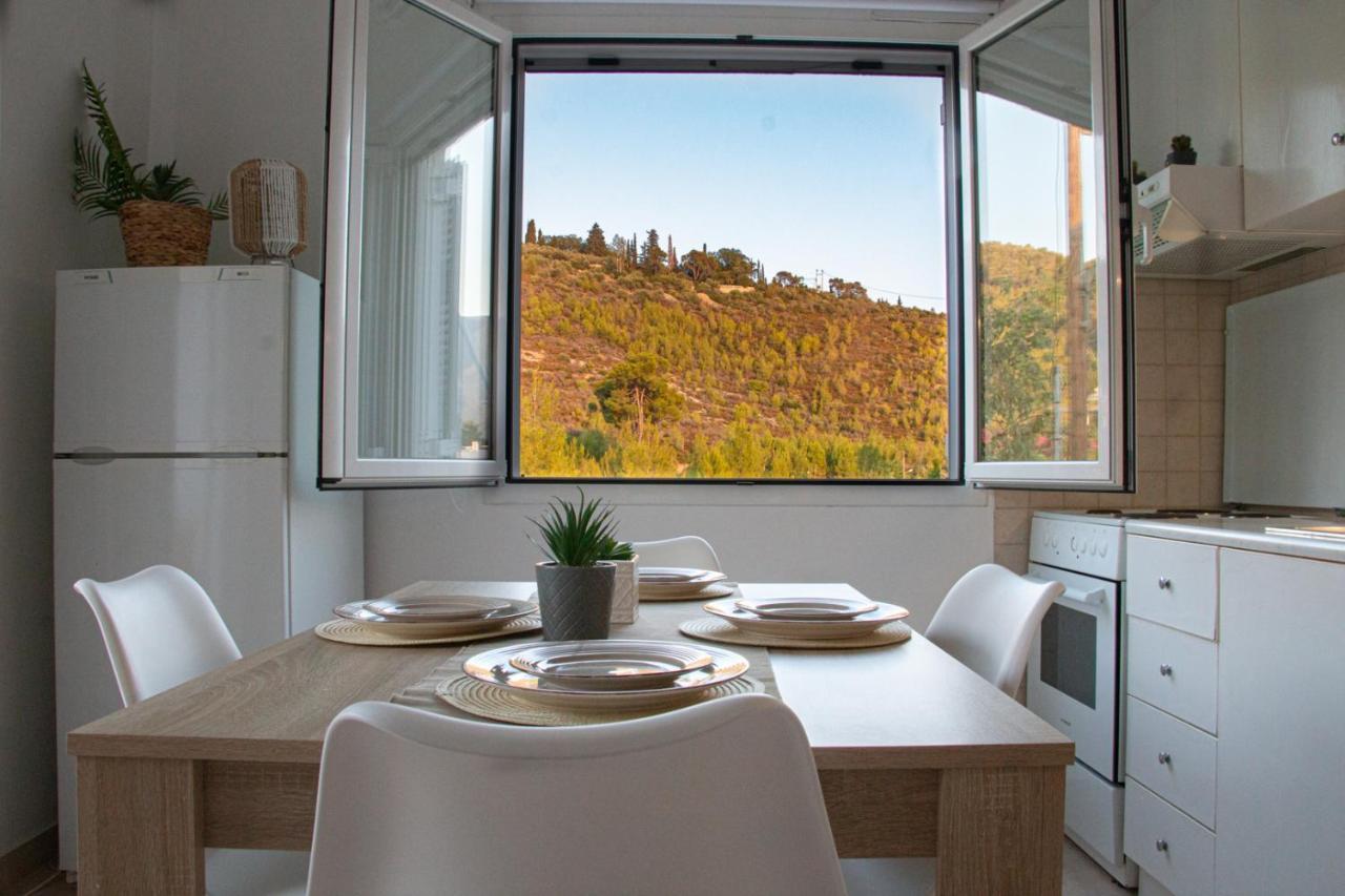 Summer Feel Suites Poros Town Esterno foto