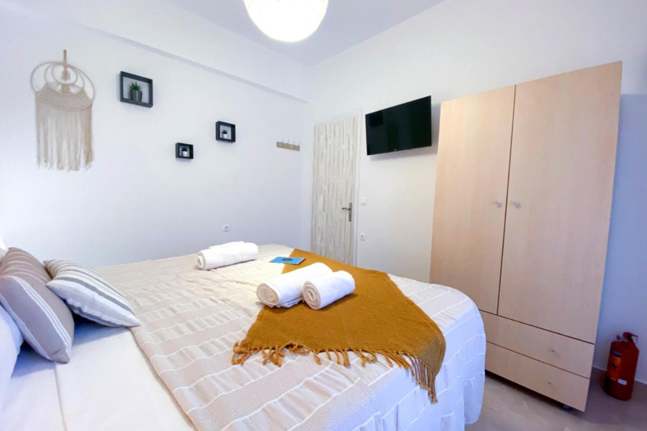 Summer Feel Suites Poros Town Esterno foto