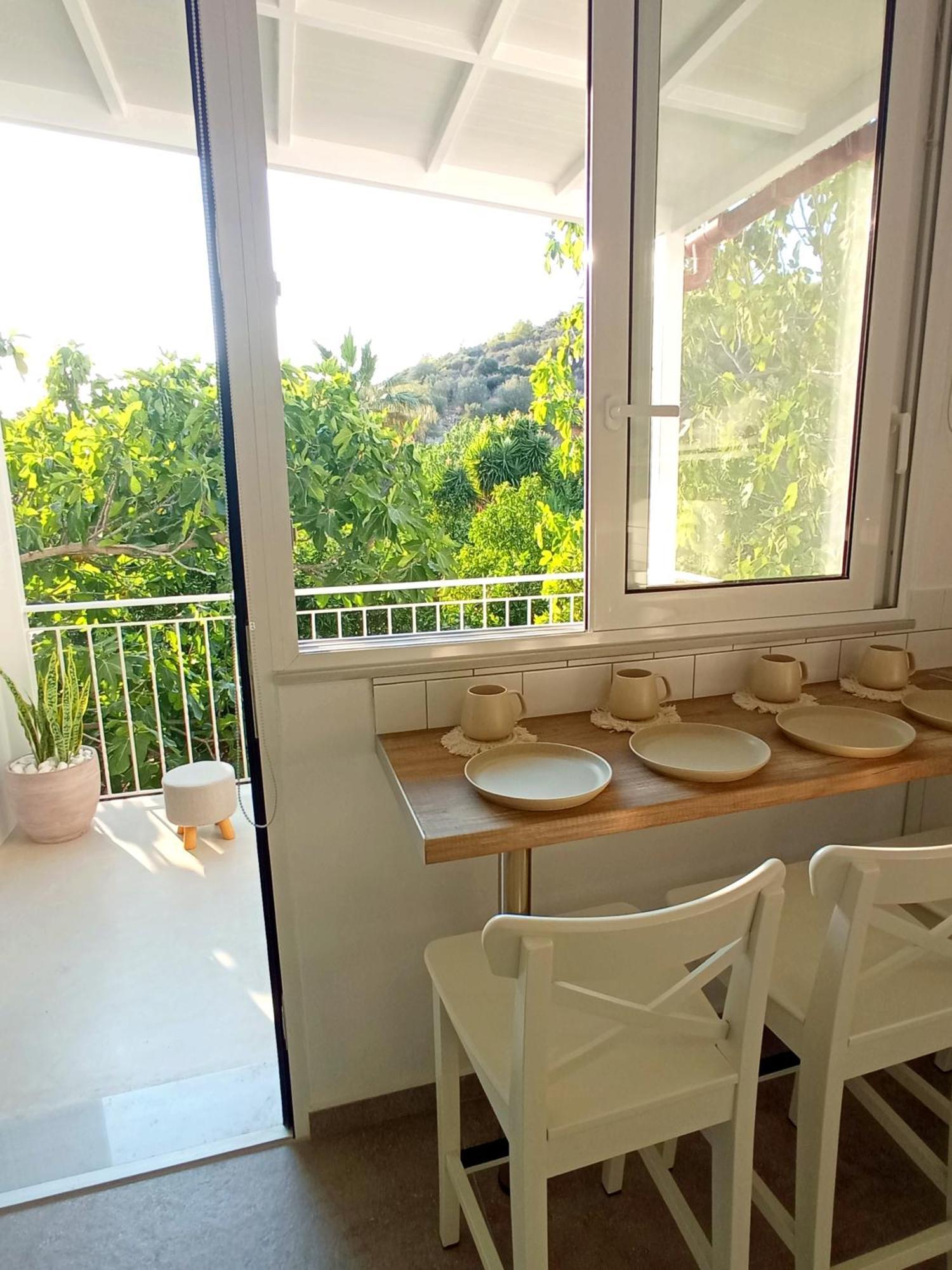 Summer Feel Suites Poros Town Esterno foto